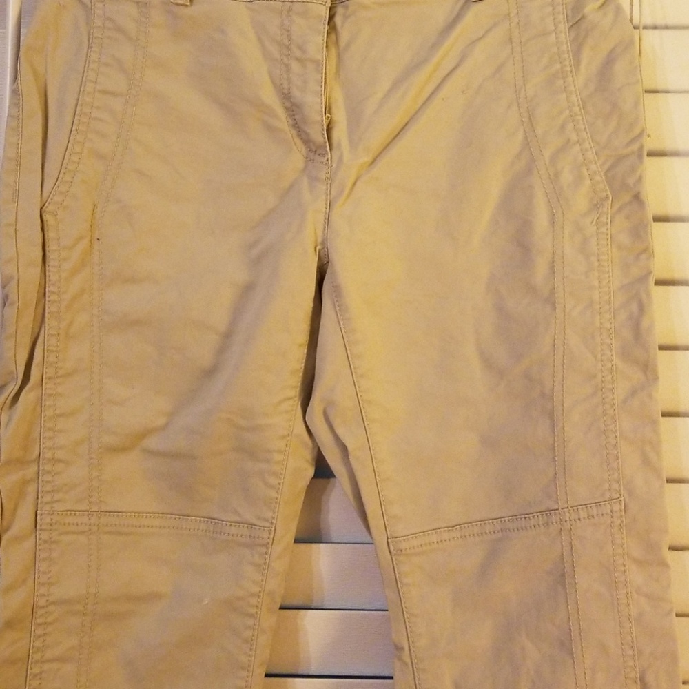 CHICO'S KHAKIS.